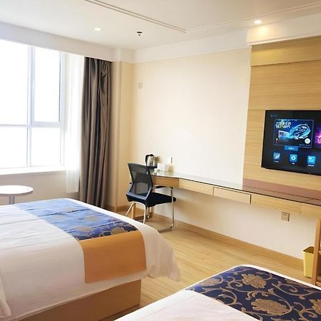 Greentree Inn Urumqi Airport Tianyi International City Exterior foto