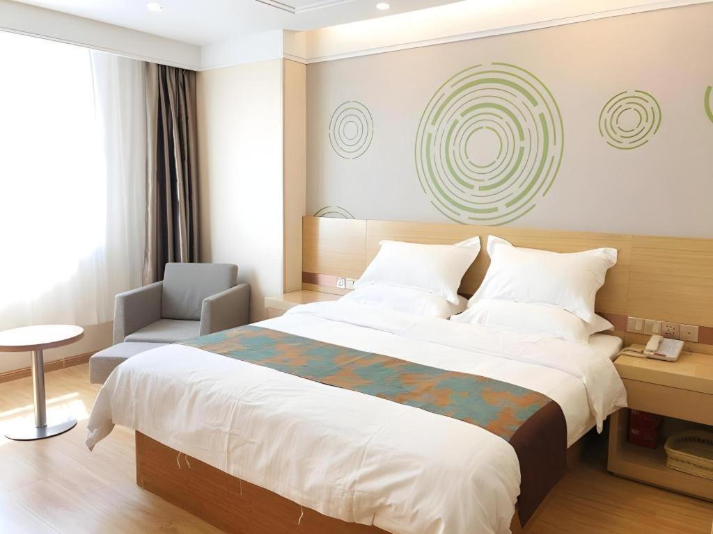 Greentree Inn Urumqi Airport Tianyi International City Exterior foto