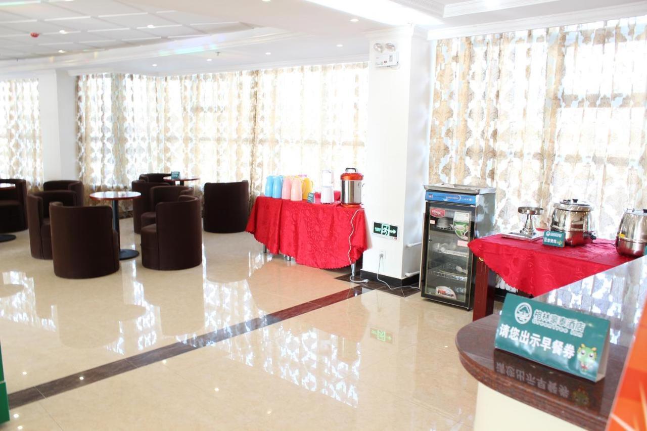Greentree Inn Urumqi Airport Tianyi International City Exterior foto