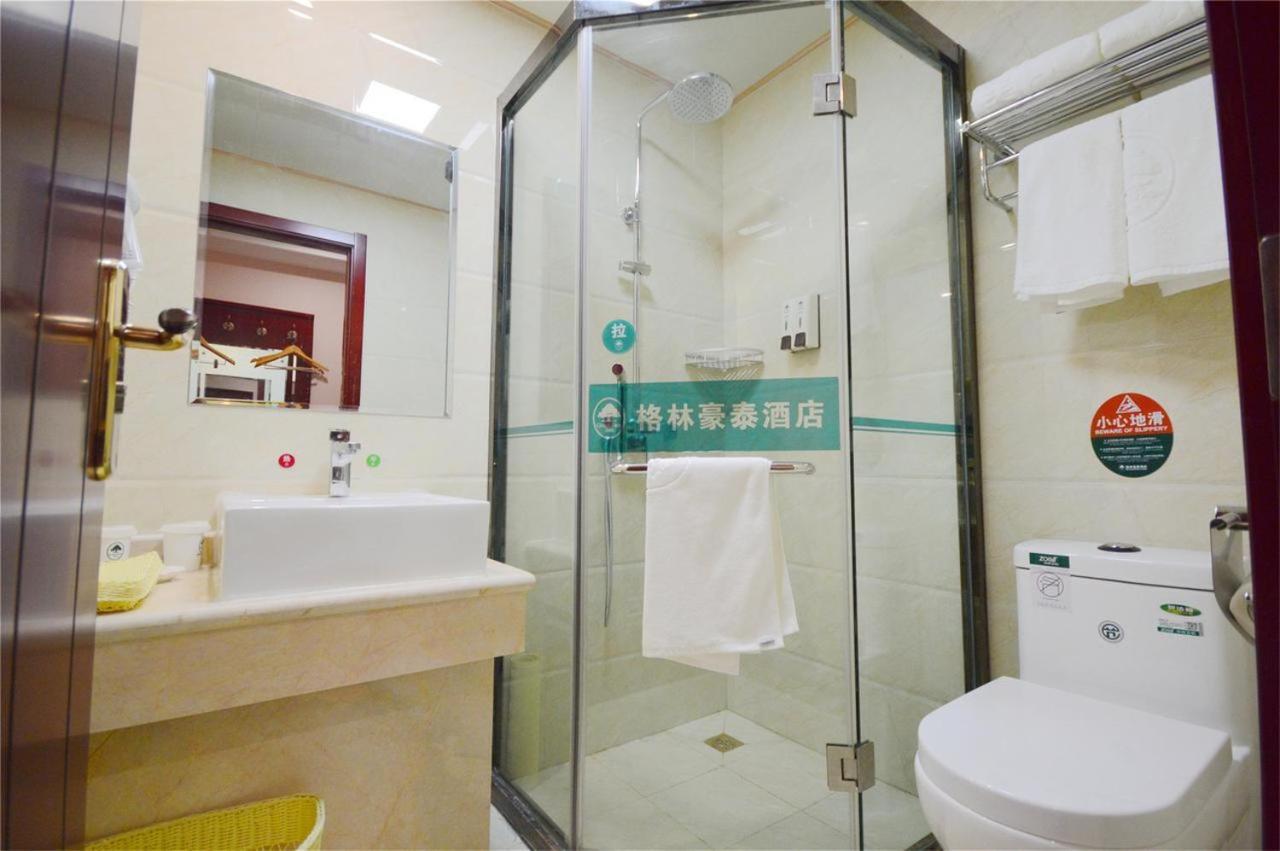 Greentree Inn Urumqi Airport Tianyi International City Exterior foto